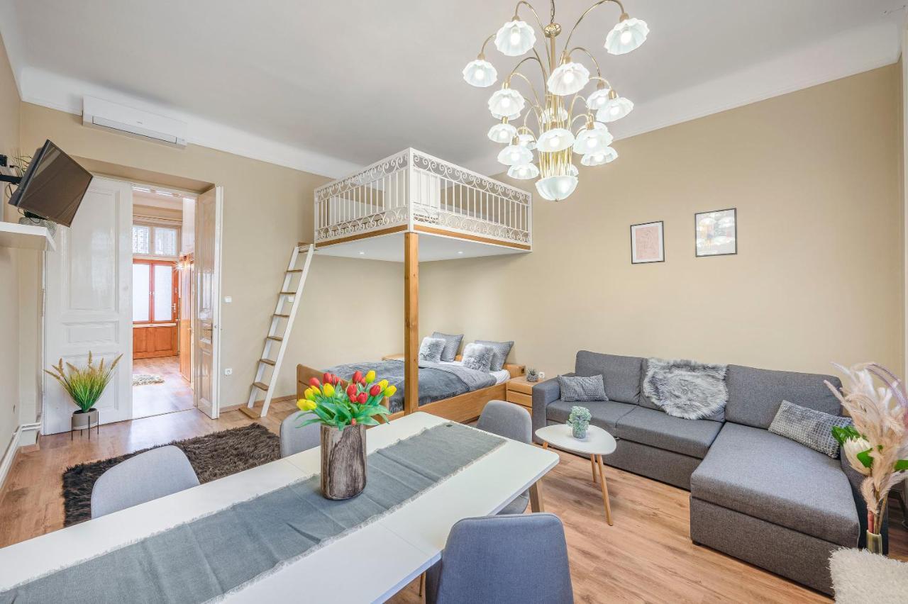 Corvin City Apartment By Nw Budapeşte Dış mekan fotoğraf